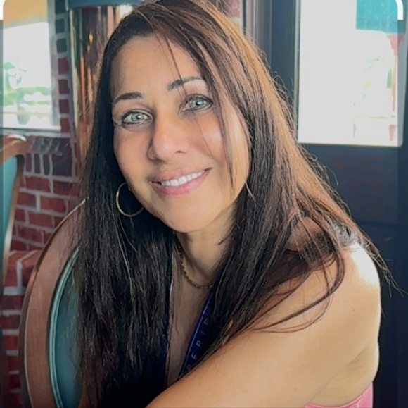 Meet your Posher, Karen - Picture 1 of 1